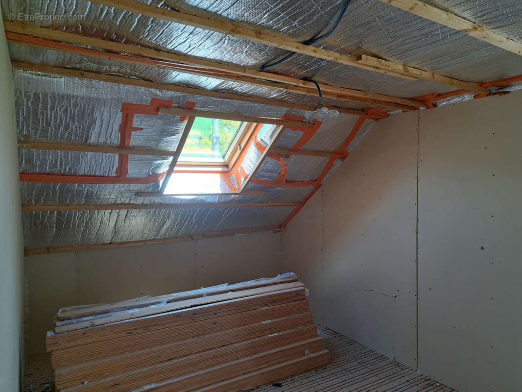 Maison en pierre en partie rénovée et petite bergerie - photo 15