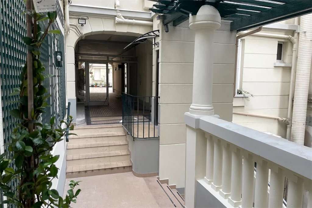 Appartement à PARIS-10E