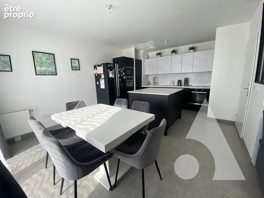 A vendre appartement 2 chambres avec balcon - photo 2
