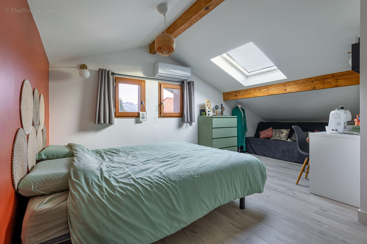 Appartement à POISY