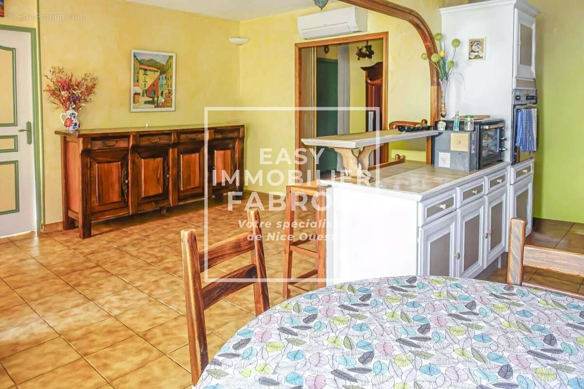 Appartement à CARROS