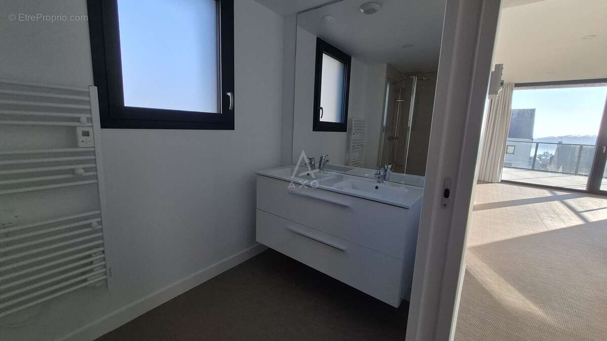 Appartement d'exception T3 avec terrasse vue mer. - photo 8