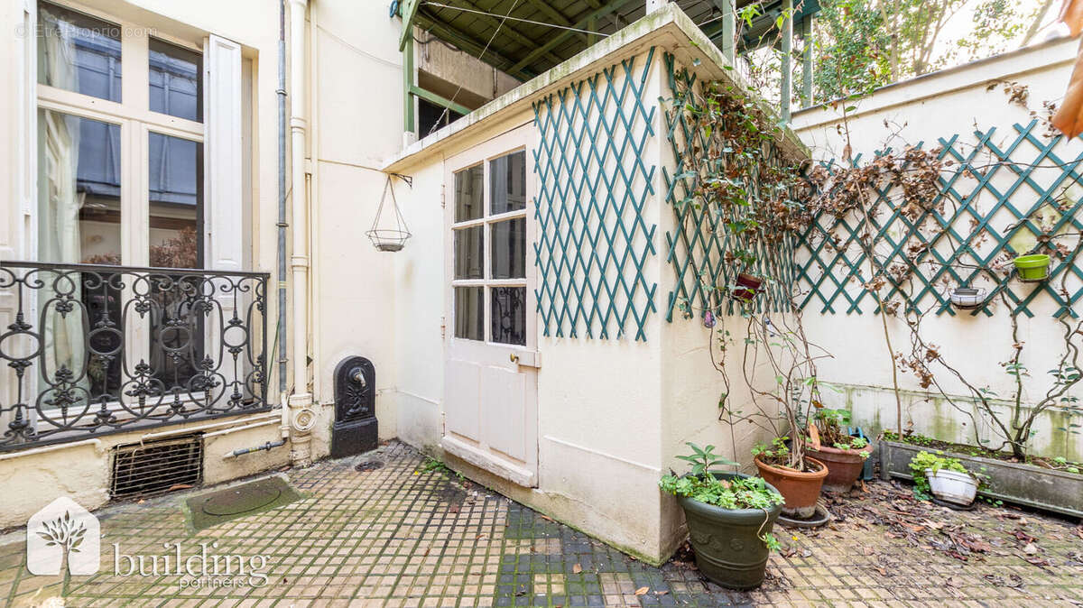 Appartement à PARIS-17E
