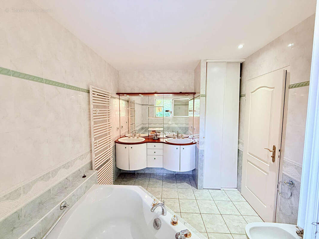 Maison à SAINT-LOUBES