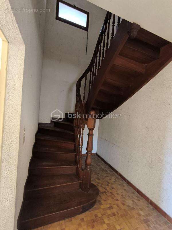 Maison à OGEU-LES-BAINS