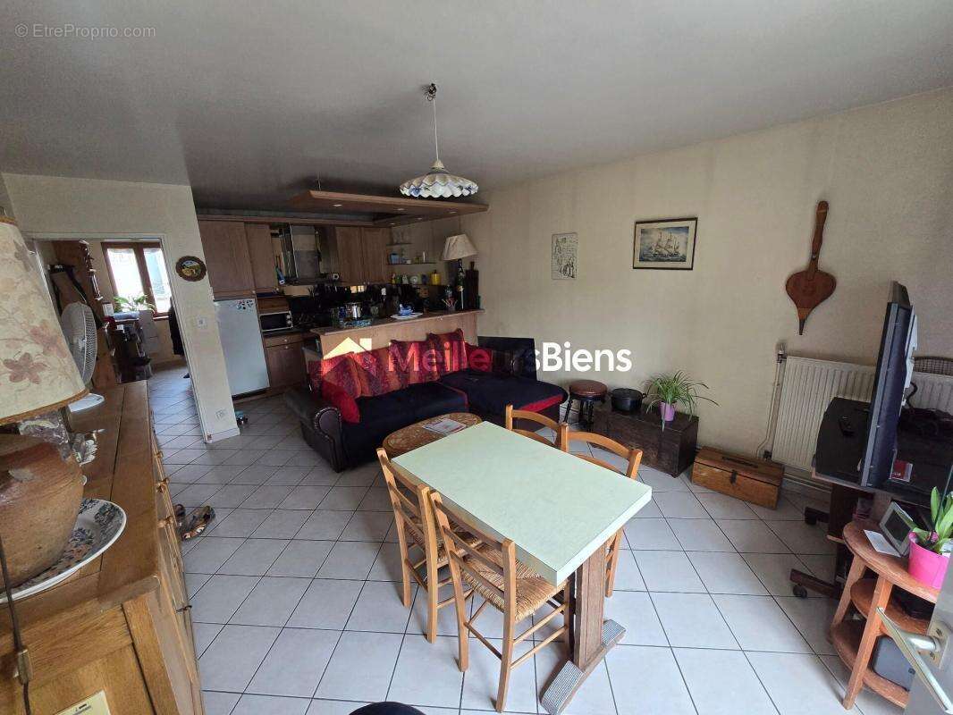 Appartement à AUXONNE