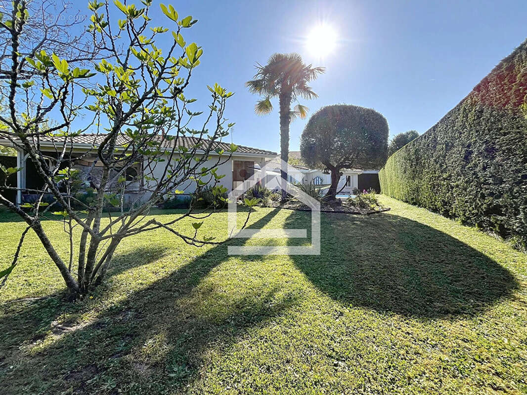 Maison à BLANQUEFORT