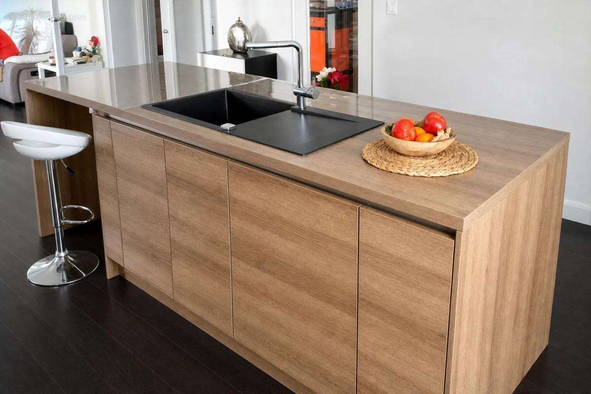 Élégante maison de plus de 200 m² à Axat rénovée avec extérieurs - photo 5