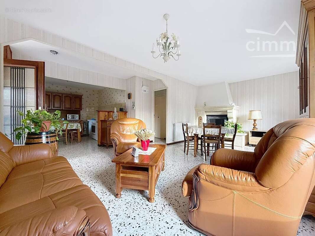 Maison à PERNES-LES-FONTAINES