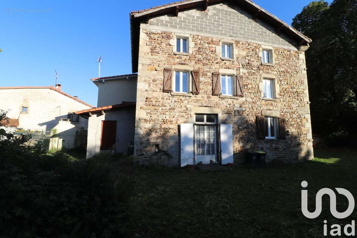 Maison 205 m² à Neuville  - photo 3
