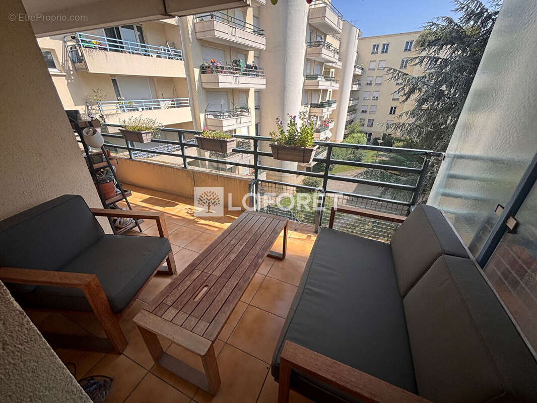 Appartement à ROSNY-SOUS-BOIS