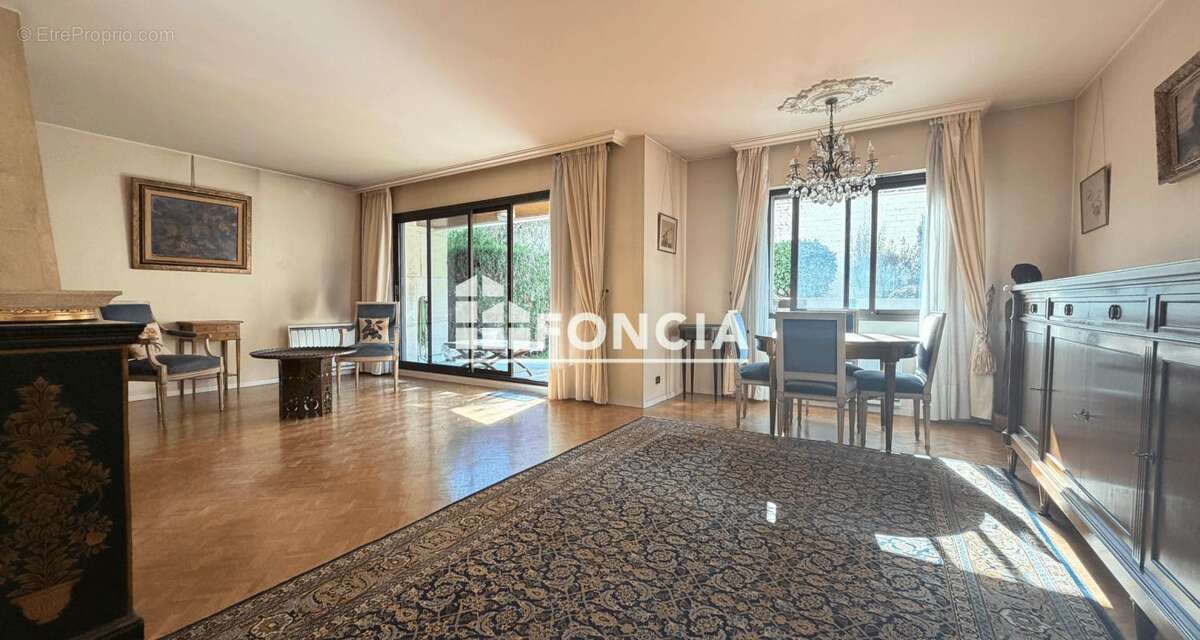 Appartement à BOURG-LA-REINE