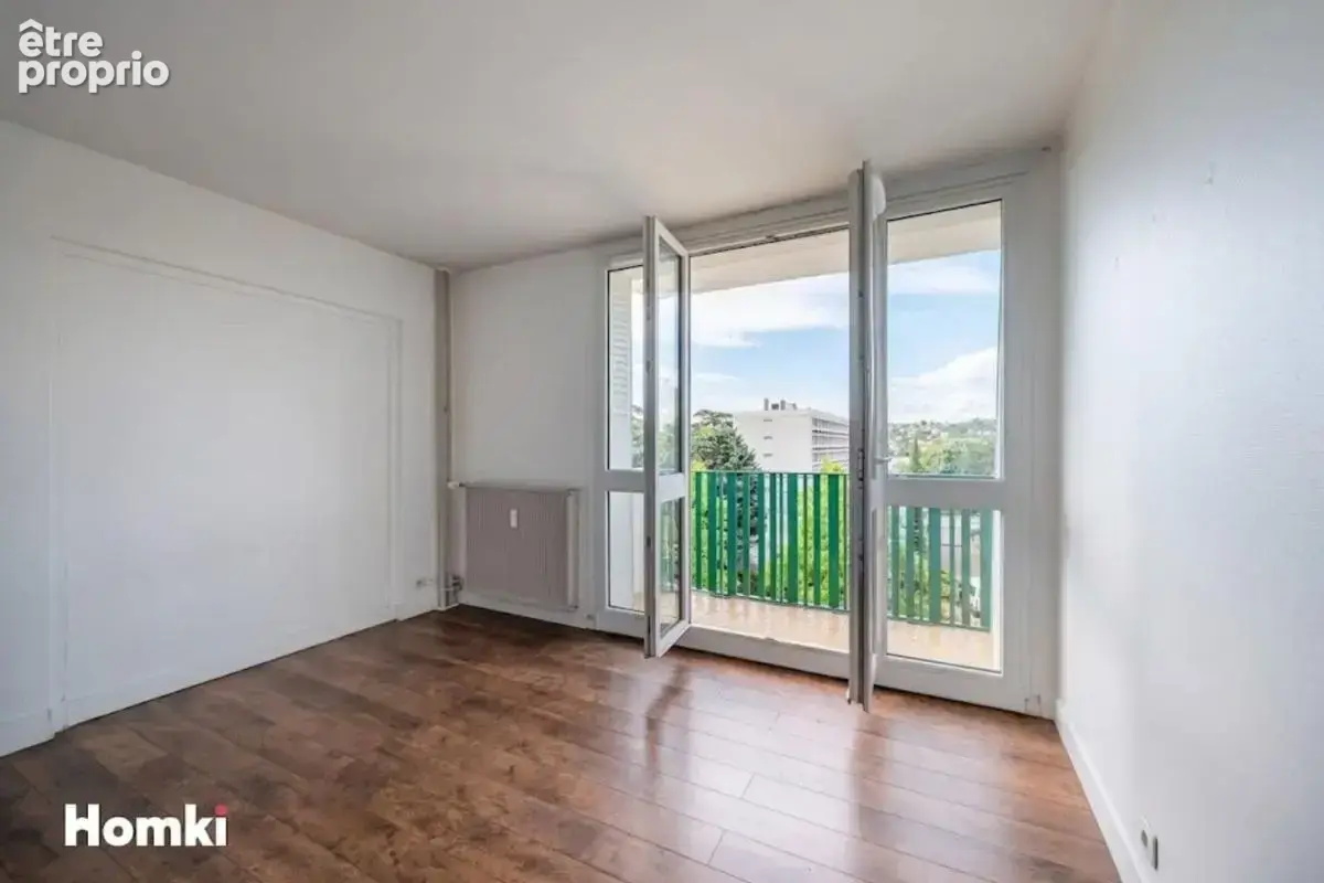 Appartement T5 de 100 m² à Oullins-Pierre-Bénite 69310, Rue du Centenaire - photo 5