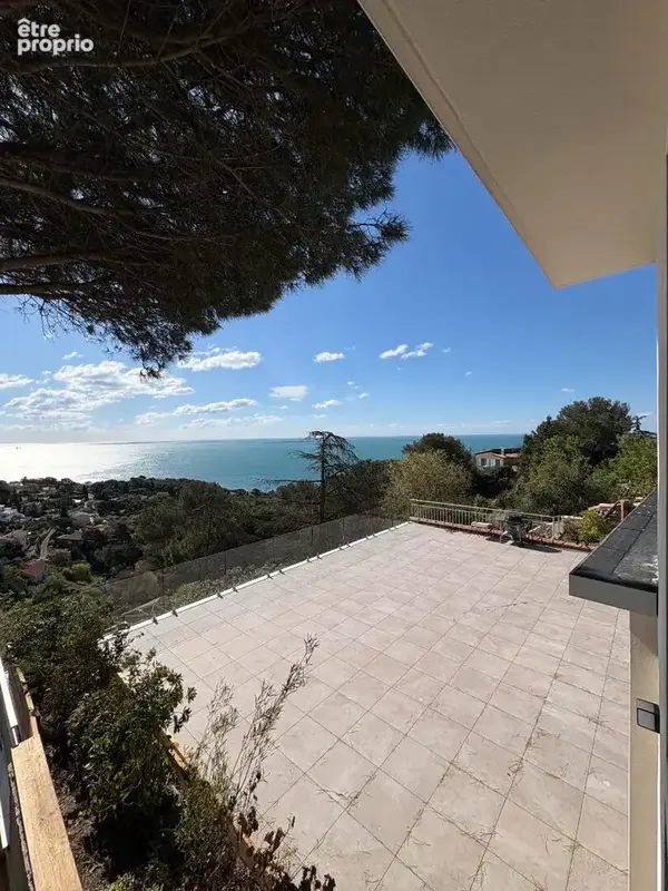 Appartement  entièrement rénové  à Sète sur le mont Saint Clair côté Sud avec vue Mer, terrasse 110 m2 et garage - photo 3