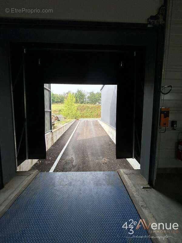 Commerce à BAS-EN-BASSET