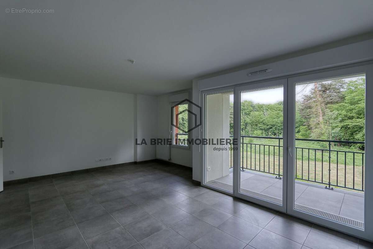 Appartement 80 m² à Emerainville  - photo 7