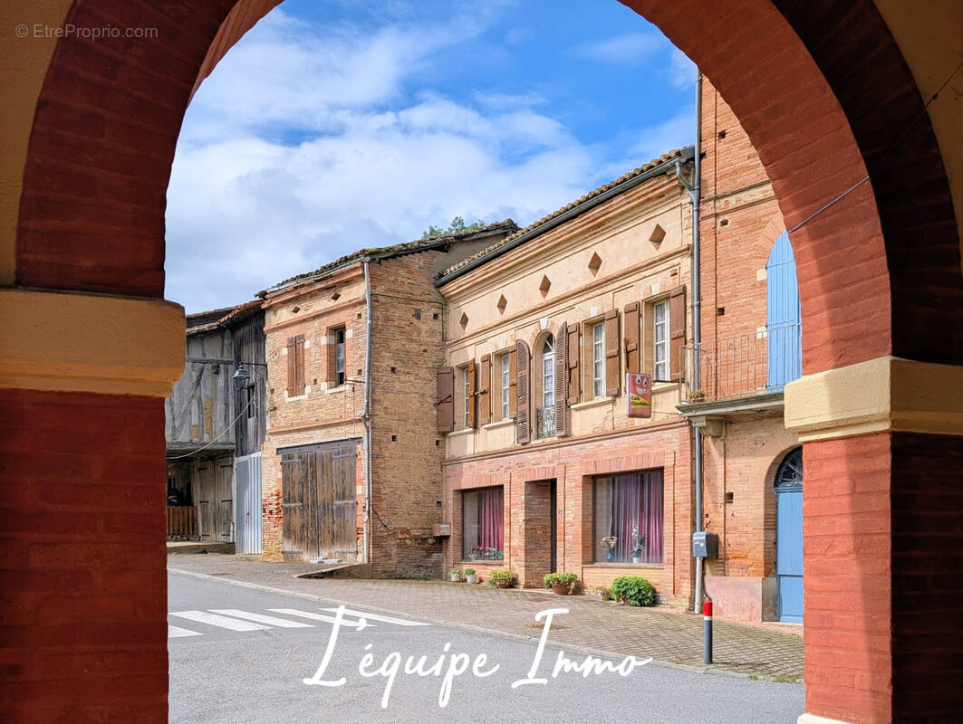 Maison à MONTPEZAT
