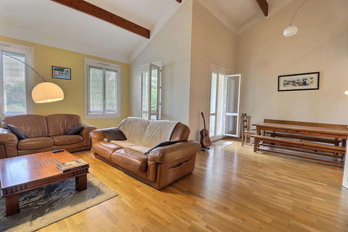 Appartement à LOUVECIENNES