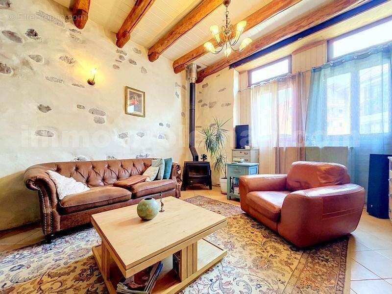 Maison_village_Fillinges_sejour_cuisine_chambre_terrasse_jardin_parking_ - Maison à FILLINGES