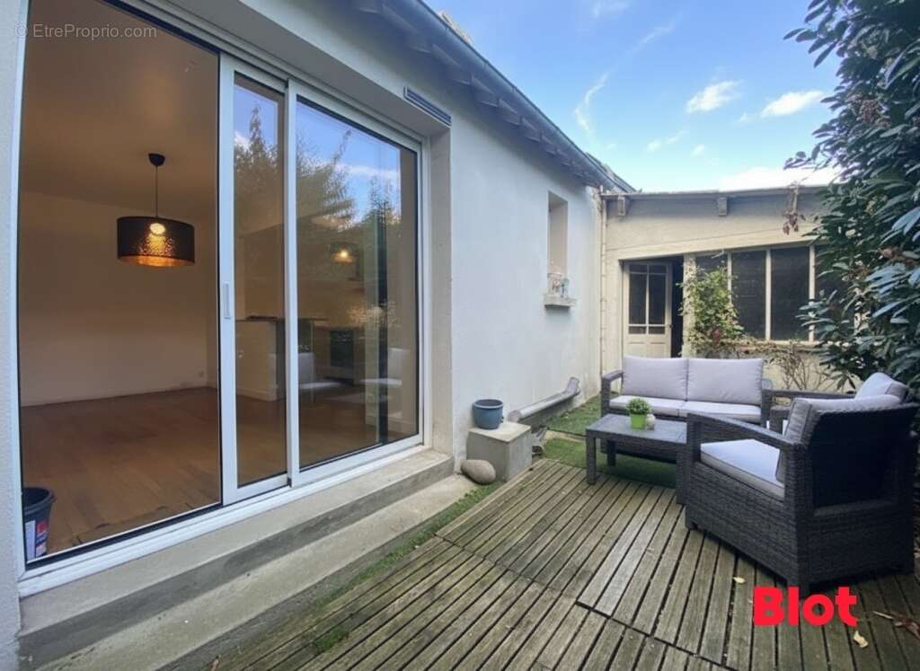 Maison à PIRE-SUR-SEICHE