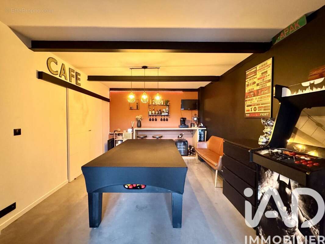 Photo 8 - Commerce à CROIX