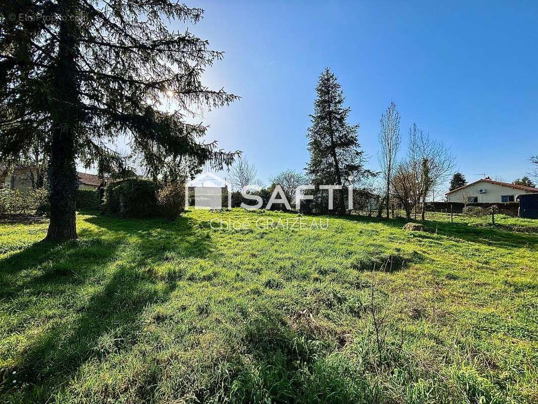 Photo 3 - Terrain à LA CHAPELLE-SAINT-LAURENT