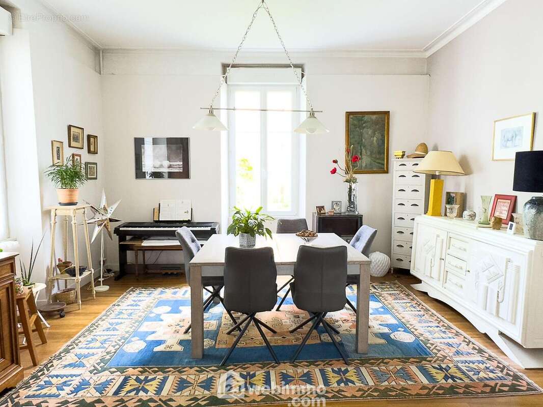 ...le séjour de 22.05m²... - Maison à CHOLET