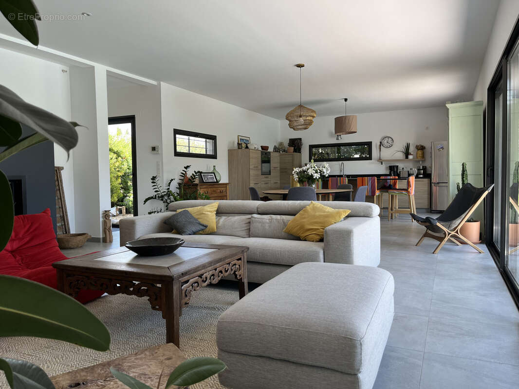 PERPIGNAN SUD : villa contemporaine 6 pièces avec piscine - photo 7