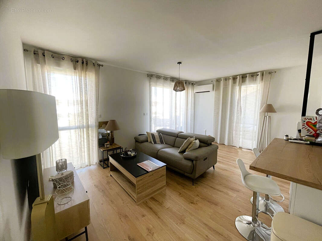 Appartement à MAUGUIO