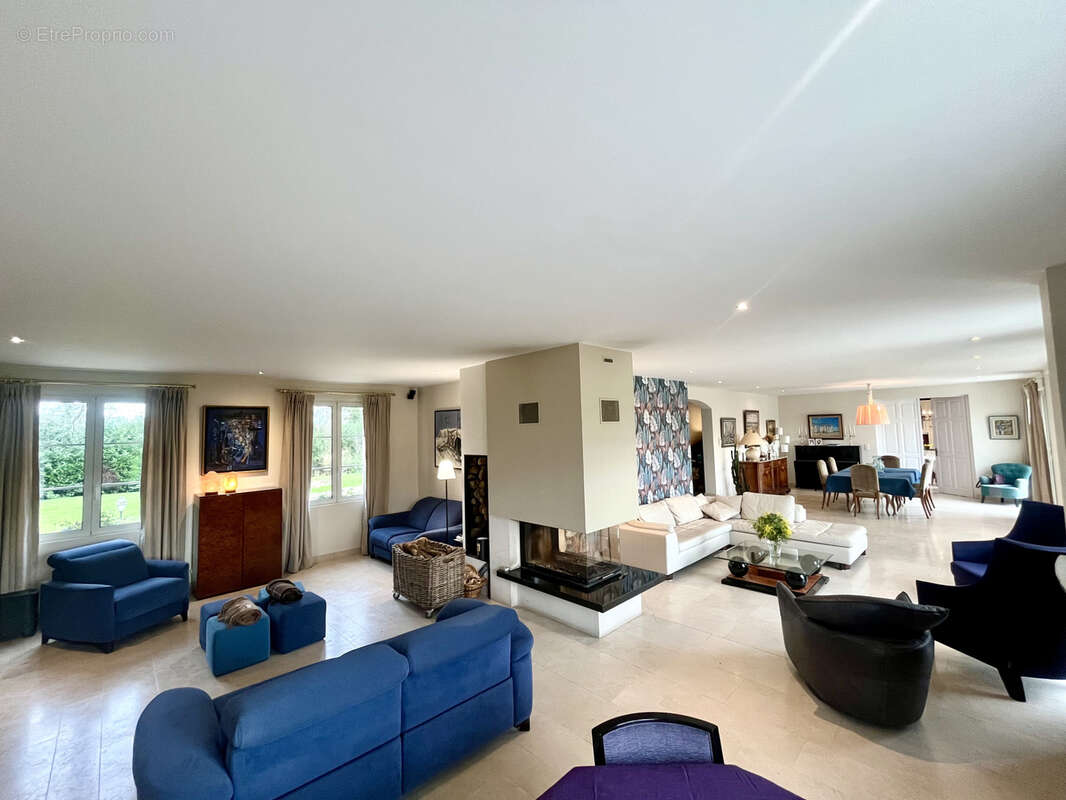 Maison à SAINT-MARTIN-DES-ENTREES