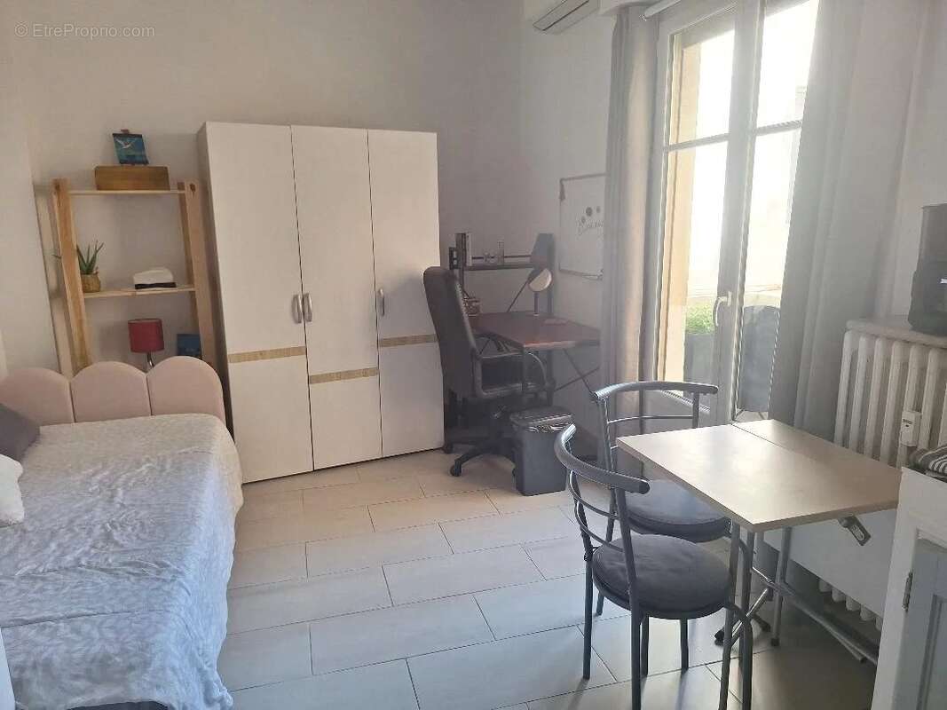 Beau studio meublé avec balcon - photo 2