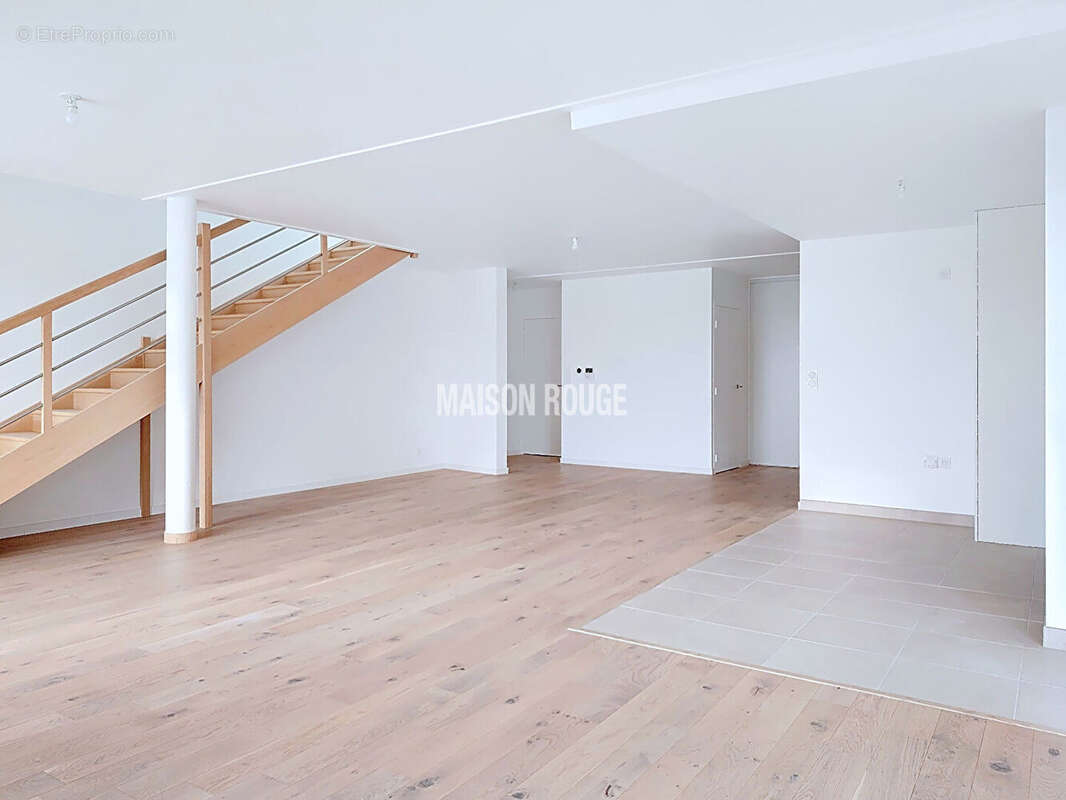 Rare à la Vente : Superbe Duplex T4 avec Aperçu Mer Dinard - photo 10