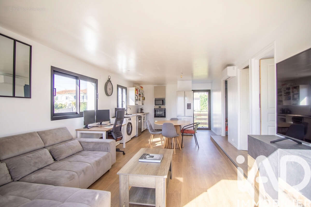 Photo 2 - Appartement à PUGET-SUR-ARGENS