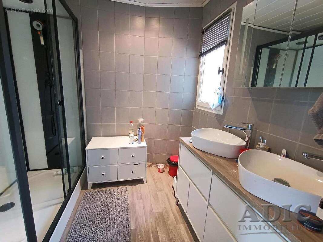 Maison à VER-SUR-LAUNETTE