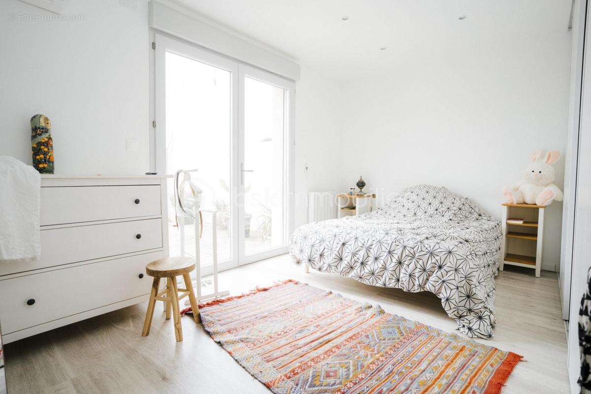 Maison de Plain-pied 150m2 - 3 chambres - 1010 m2 de jardin et piscine - photo 14