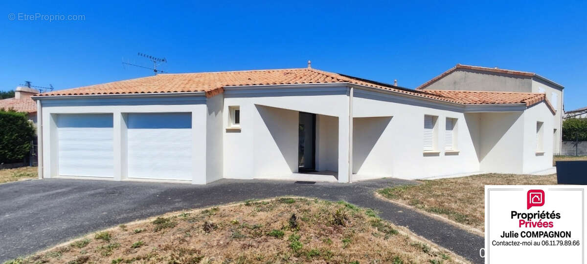 Maison à MONTREVAULT