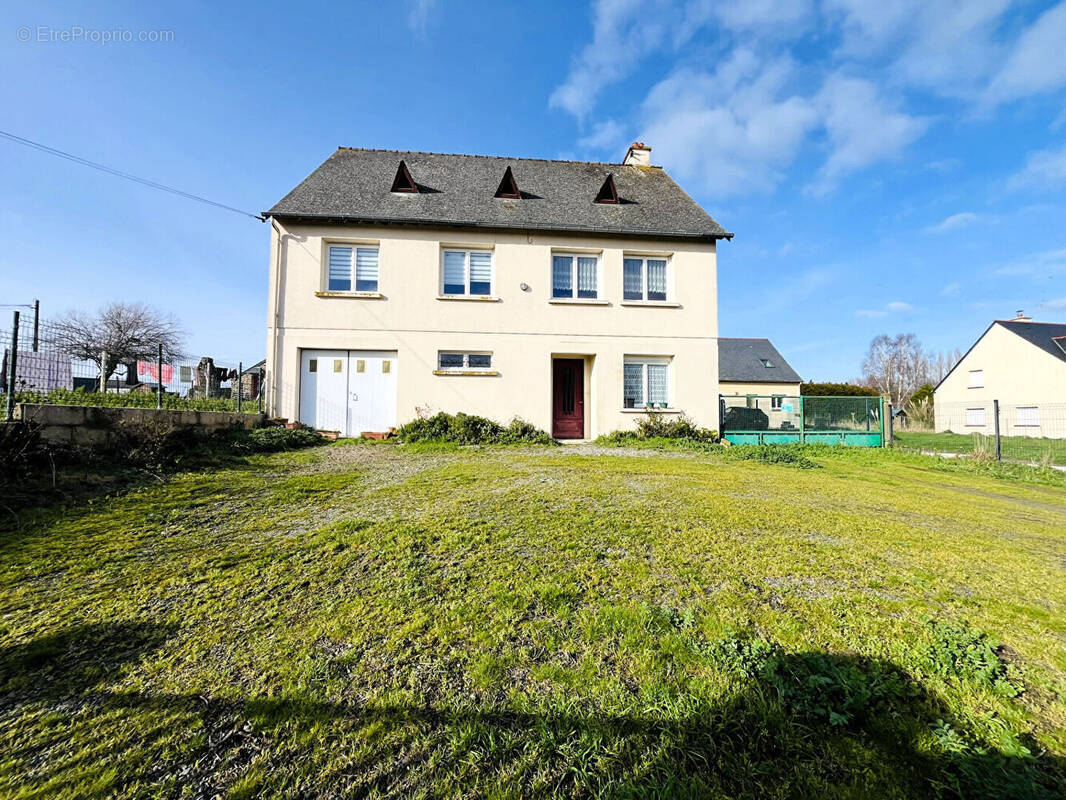 Maison à BAGUER-PICAN