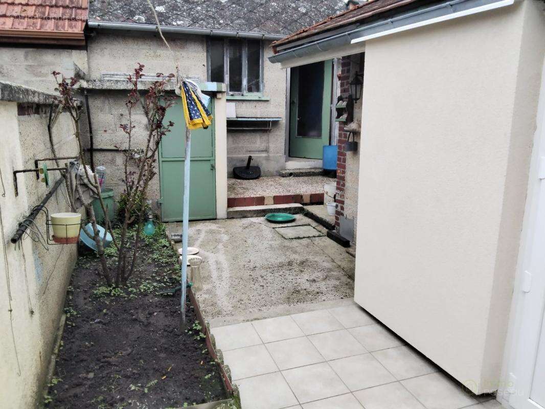 Maison à LE PLESSIER-SUR-SAINT-JUST