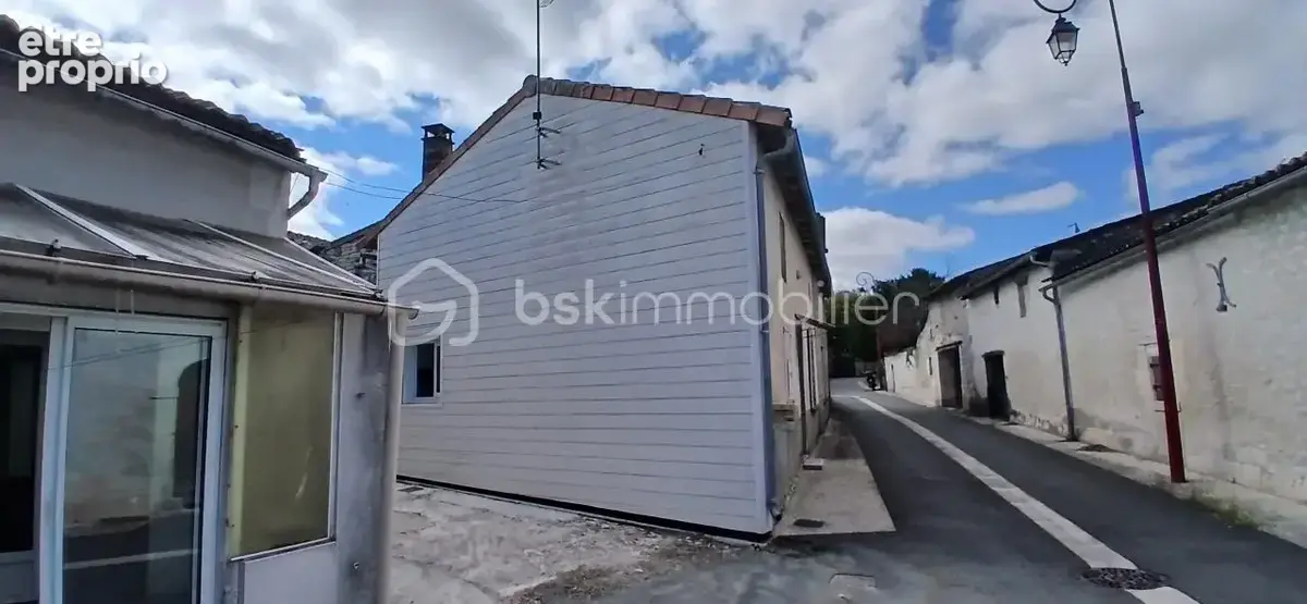 Maison à SALIGNAC-SUR-CHARENTE
