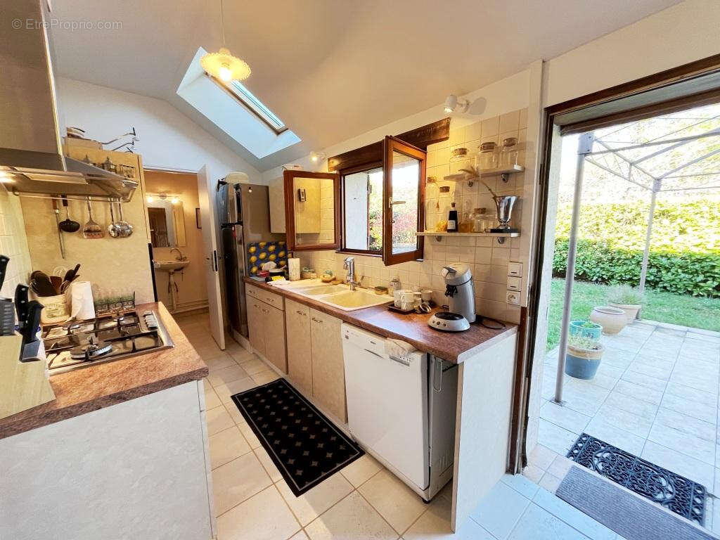 Maison à VILLENEUVE-SUR-YONNE