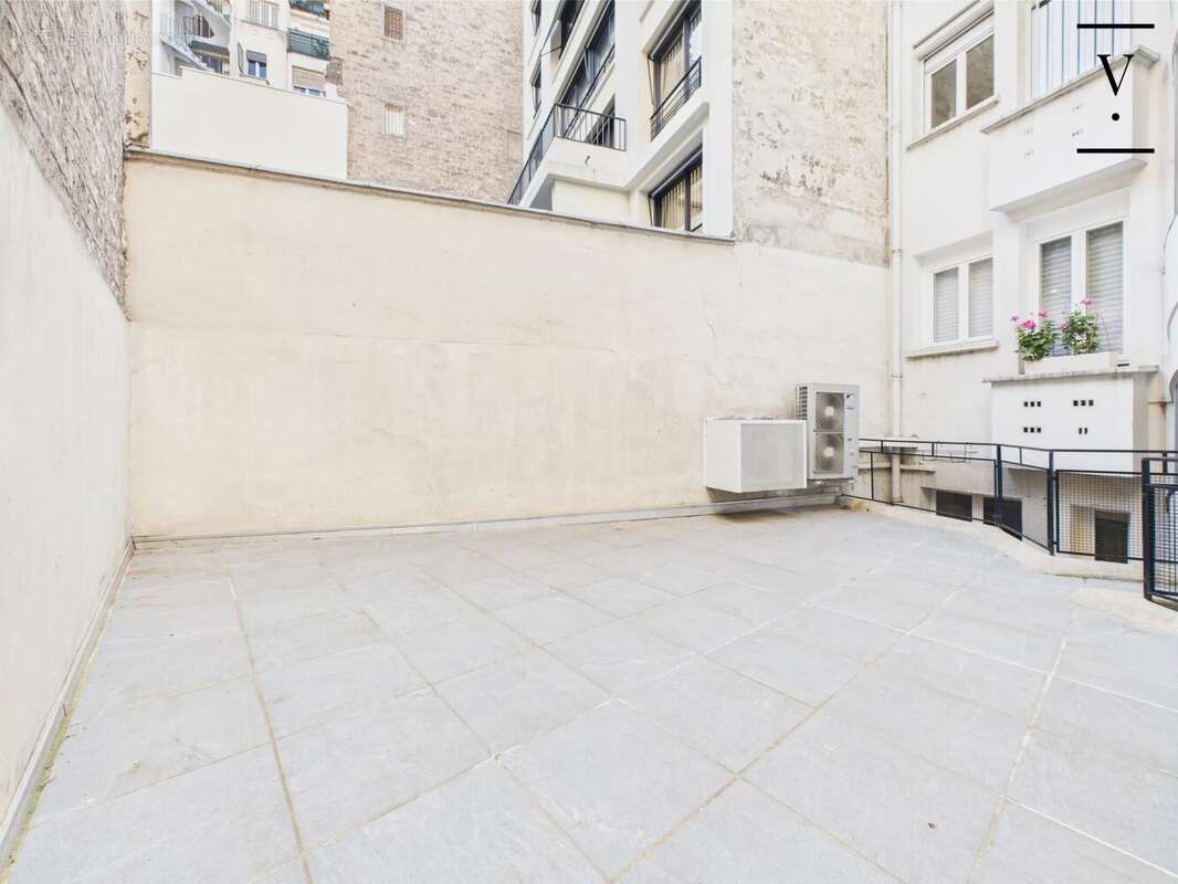 Appartement à PARIS-7E