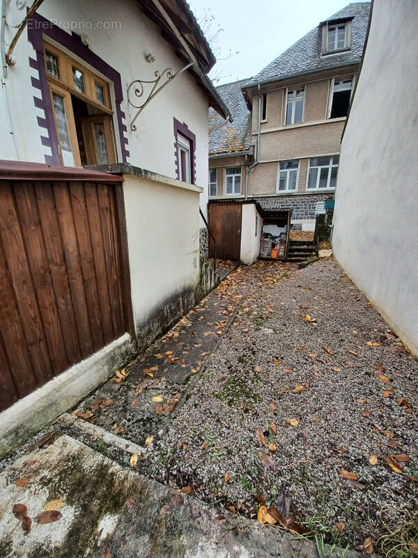 Maison à MAURIAC