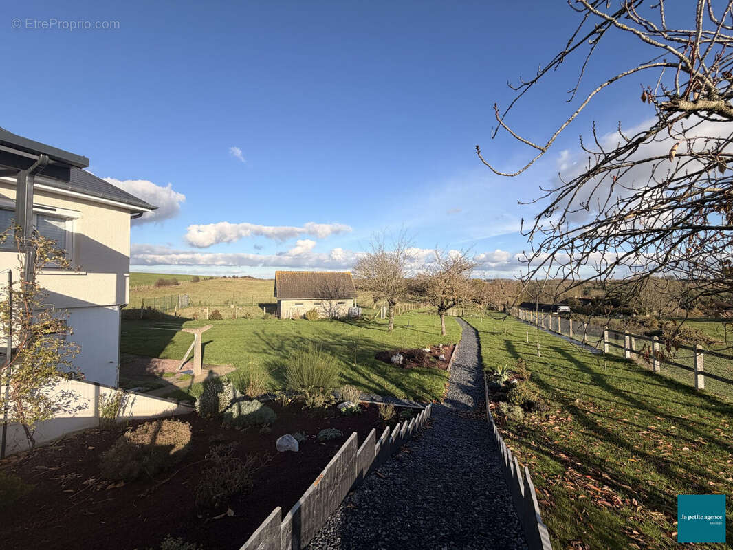 Maison à AMAYE-SUR-ORNE