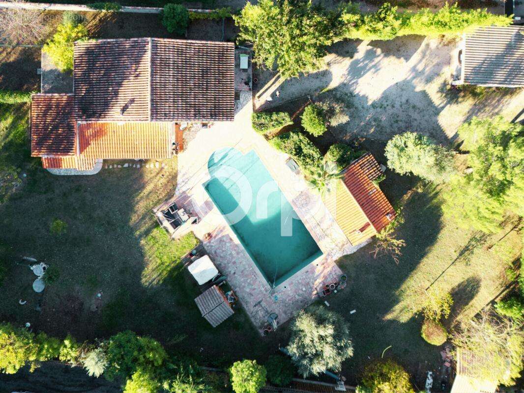 Maison individuelle plain-pied avec dependance - terrain plat - belle piscine + veritable pool-house avec sanitaires - sauna / j - photo 9