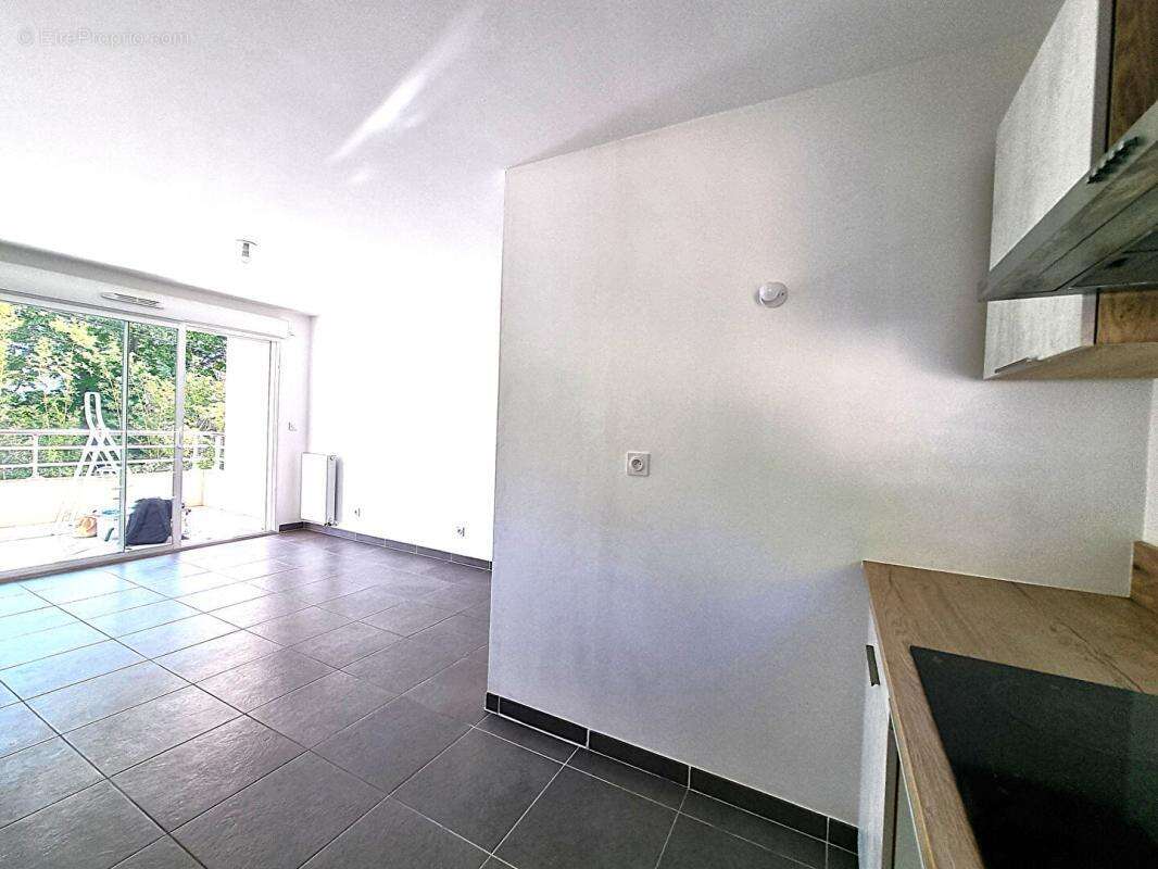 Appartement  2 pièce(s) 49 m2 Toulon Est - photo 7