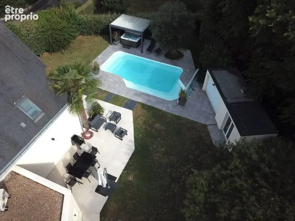 Maison 6 pièces 206 m² à vendre à Saint-Cyr-Sur-Loire (37540) - photo 3