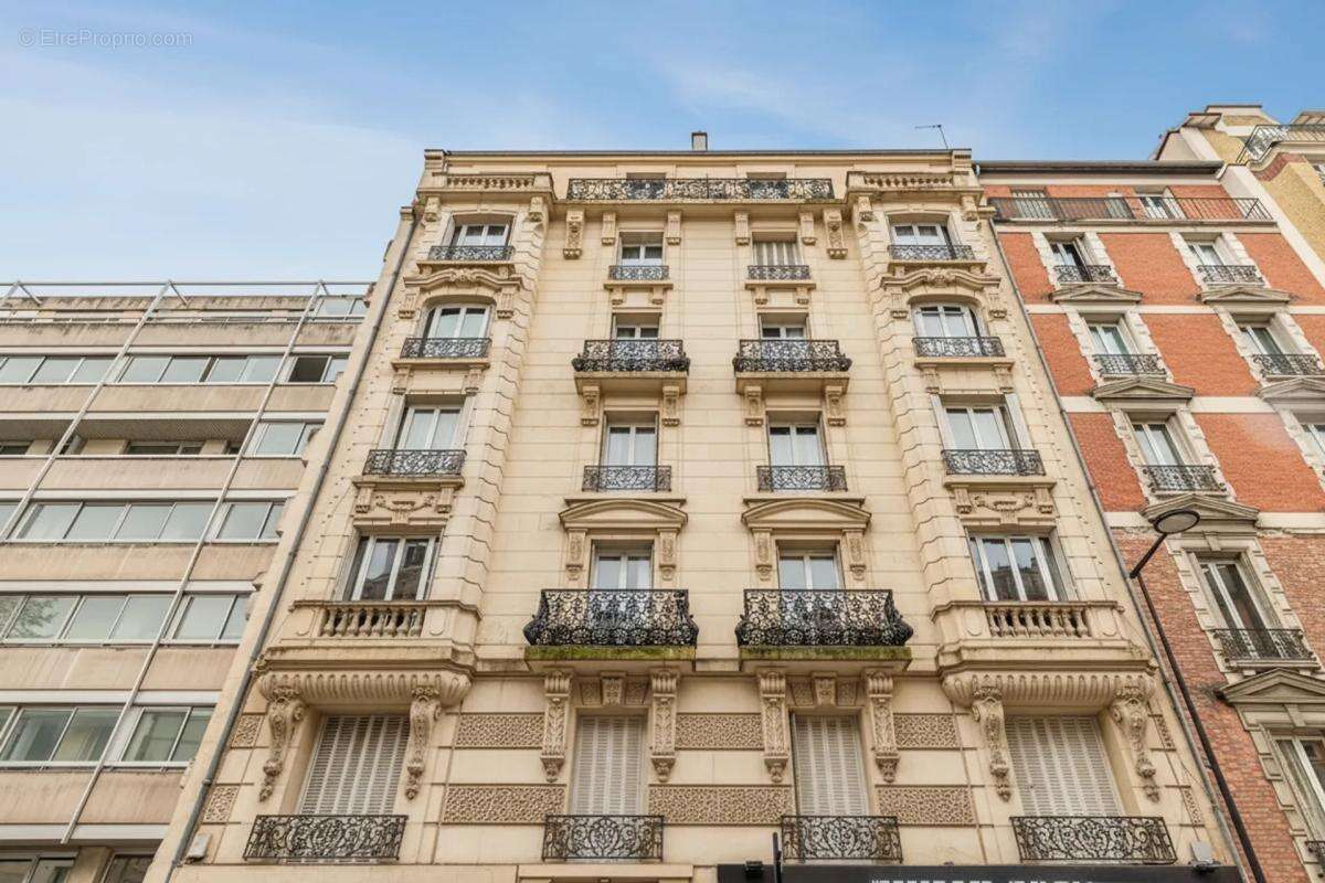 Appartement à COURBEVOIE