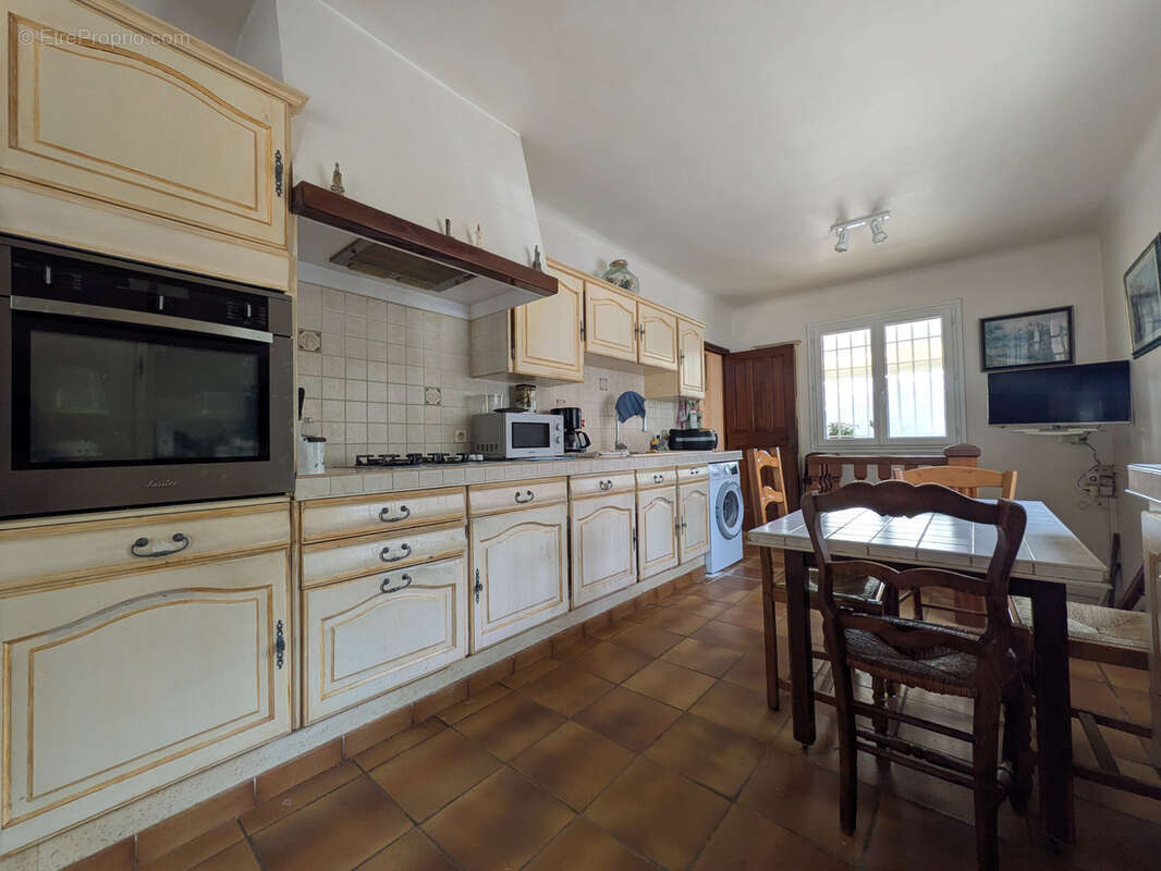 Maison à PEYROLLES-EN-PROVENCE