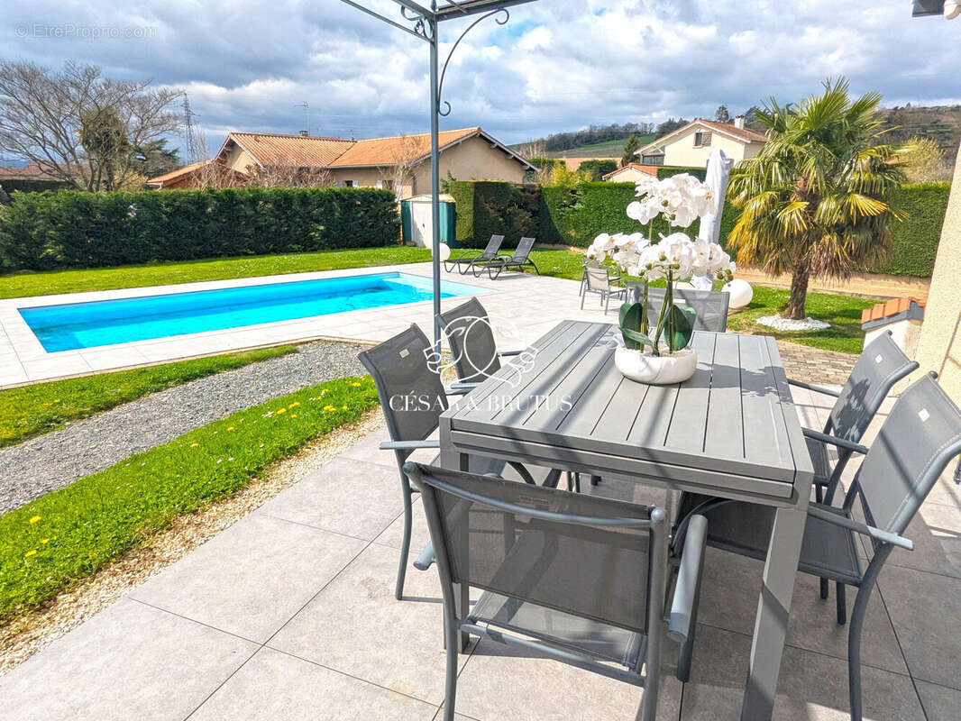 Maison à CHAZAY-D&#039;AZERGUES