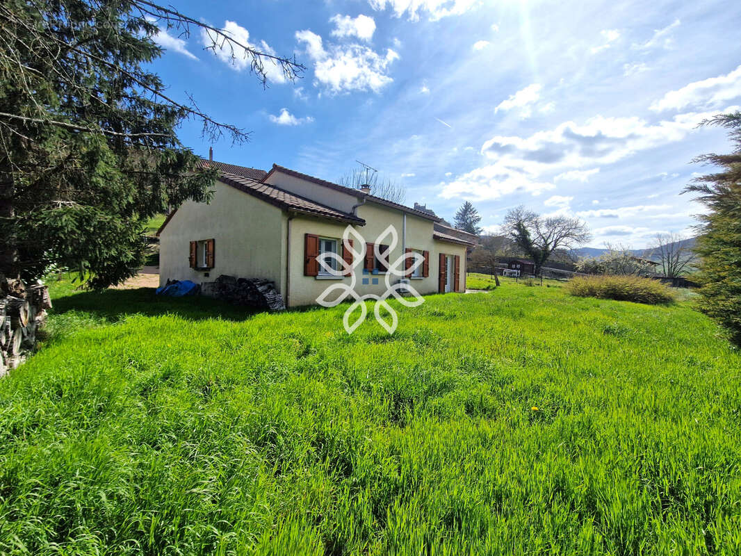 Maison à SAINT-ILPIZE